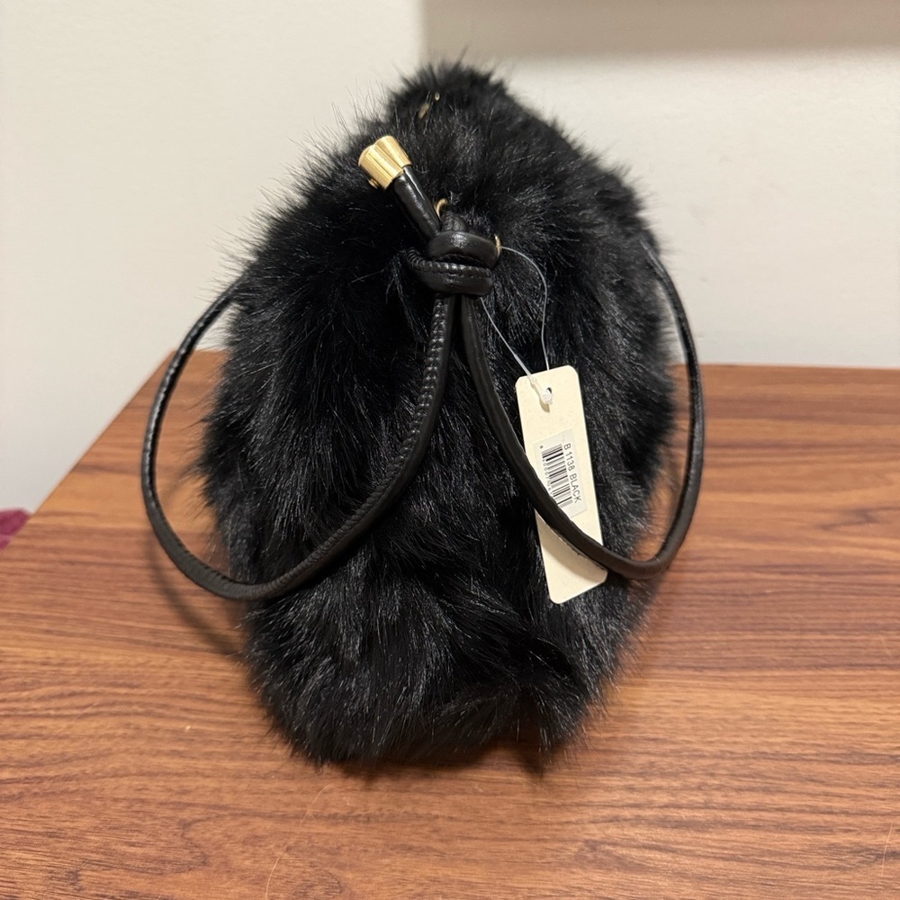 NWT Black Fluffy Faux Fur Shoulder Bag. - Picture 4 of 8